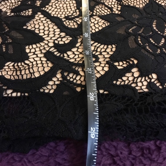 Off-Shoulder Dress - Picture 5 of 8